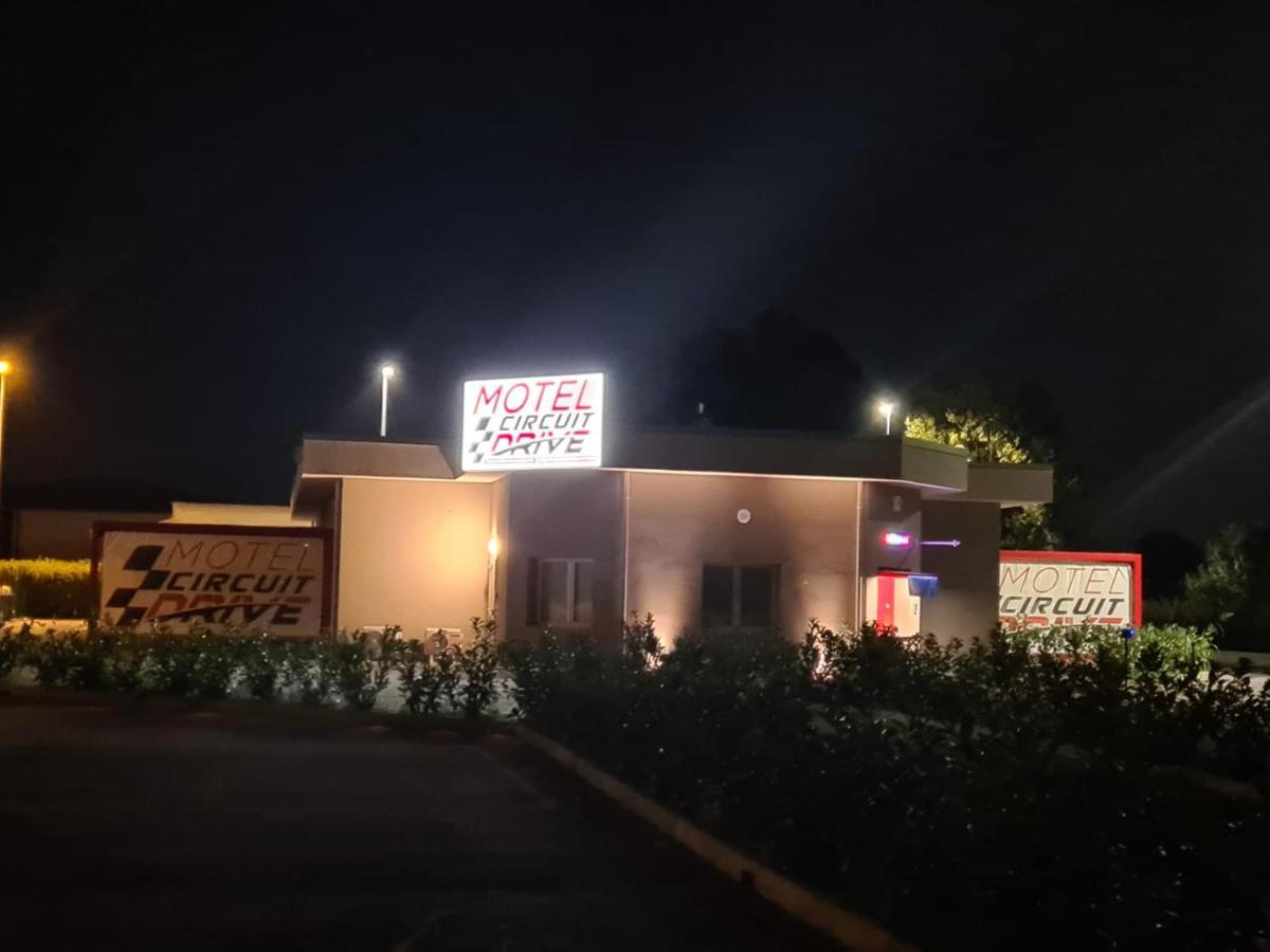 Motel Circuit Drive Cingia De' Botti Εξωτερικό φωτογραφία